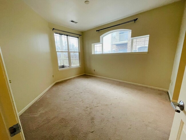 Building Photo - 6995 S Riverwood Blvd