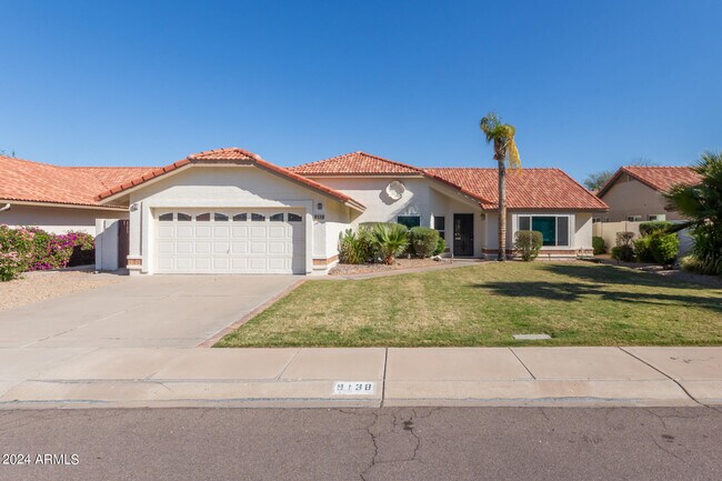Building Photo - 9138 E Davenport Dr