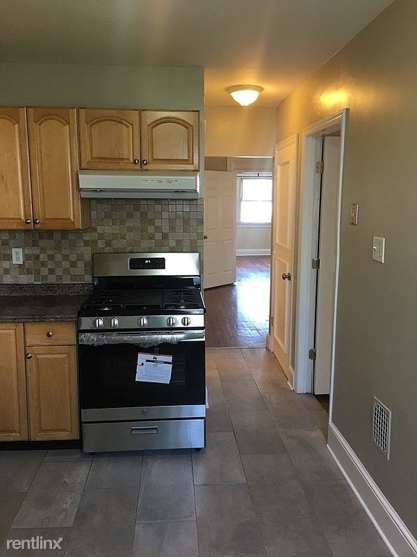 Building Photo - 2 br, 1 bath Apartment - 50 Trask Avenue 1