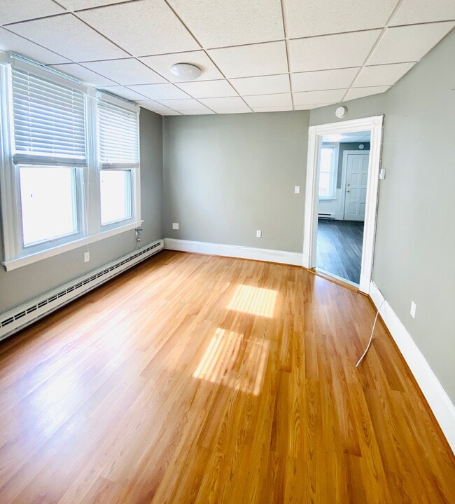 346 Chelsea St - 108-110 Meridian St