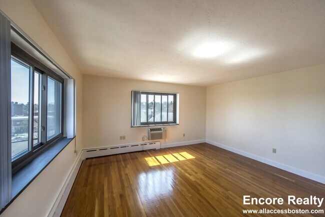 Foto del edificio - 898 Massachusetts Ave