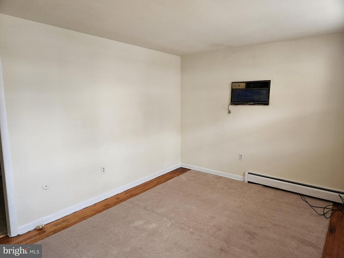 120 E 4th St Unit 118 A, Bridgeport, PA 19405 Room for Rent in