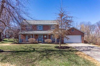 Building Photo - 10255 Cedarwood Dr