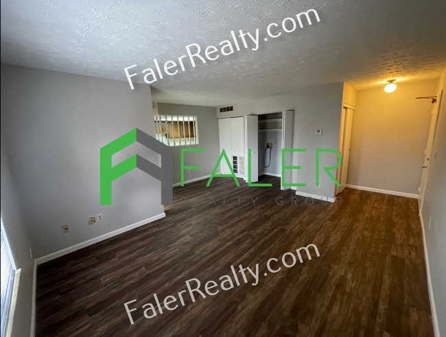 Foto del edificio - 2 bedroom, 1.5 bath apartment available now!