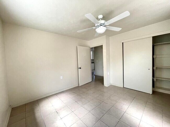 Building Photo - 814 Cedar St