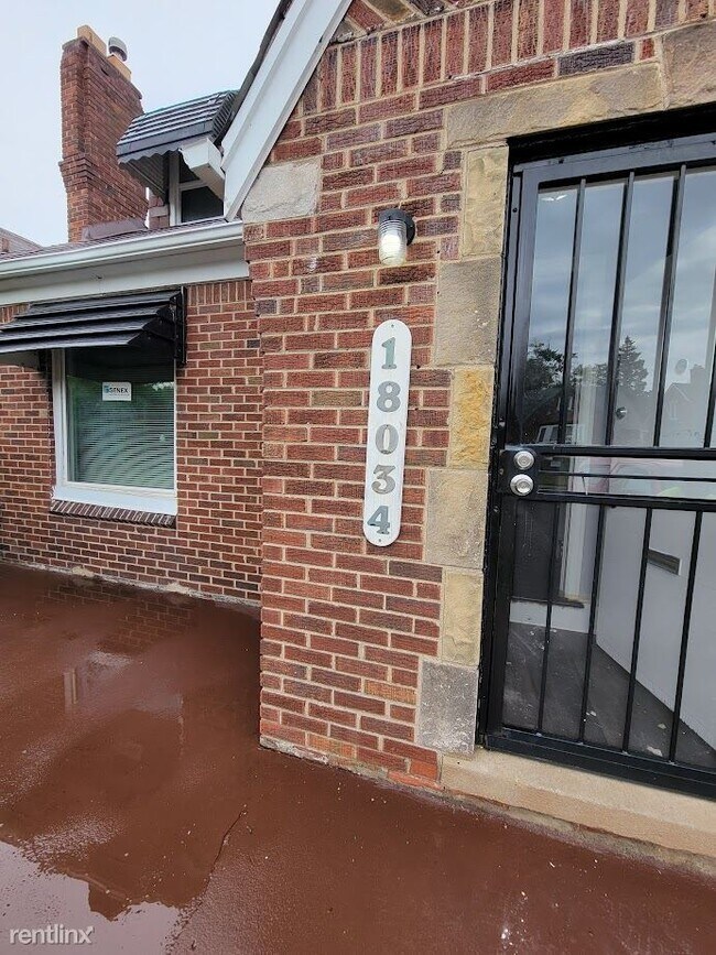 Building Photo - 4 br, 1 bath House - 18034 Birwood St