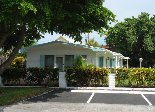 Building Photo - 4220 Sea Grape Dr