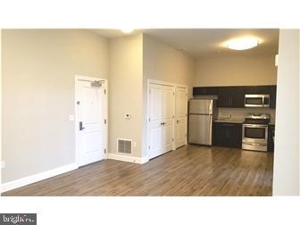Foto del edificio - 4500 Linden Hill Rd