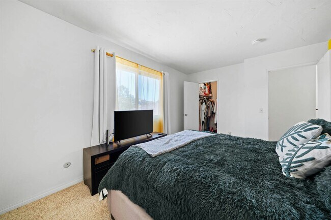 Building Photo - 12156 Wintergreen Dr
