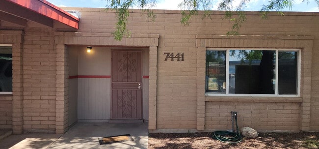 Building Photo - 7441 E Perth Pl