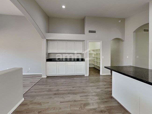 Foto del edificio - 9665 E Olla Ave