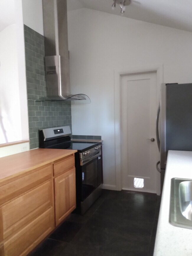 Foto del edificio - 5736 Orchard Ln