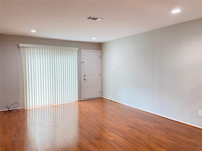 Building Photo - 12974 Trail Hollow Dr