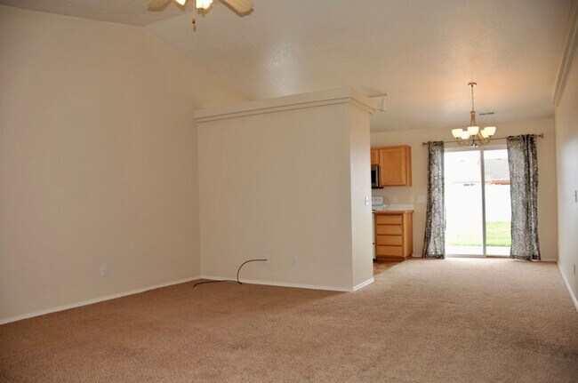 Foto del edificio - 3 bed 2 bath Rancher in the Landings Commu...