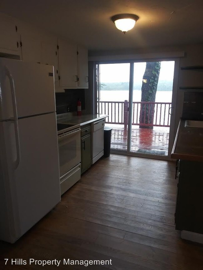 Building Photo - 1 br, 1.5 bath House - 46 Lake Drive
