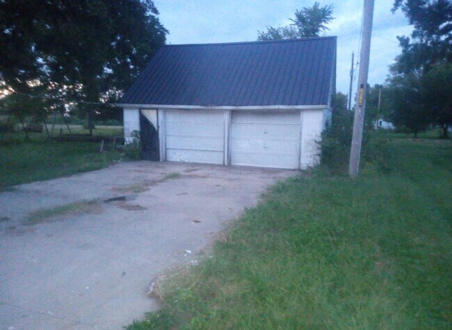 Foto del edificio - 2-Story Home! - $595 Month / $1,100 Down