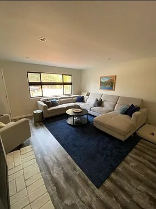 Foto del edificio - 1735 Arrowhead Ave