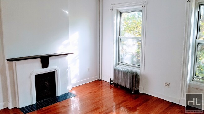 Building Photo - Spacious 1 Bed/ 1 Bath In Bedford-Stuyvesant.
