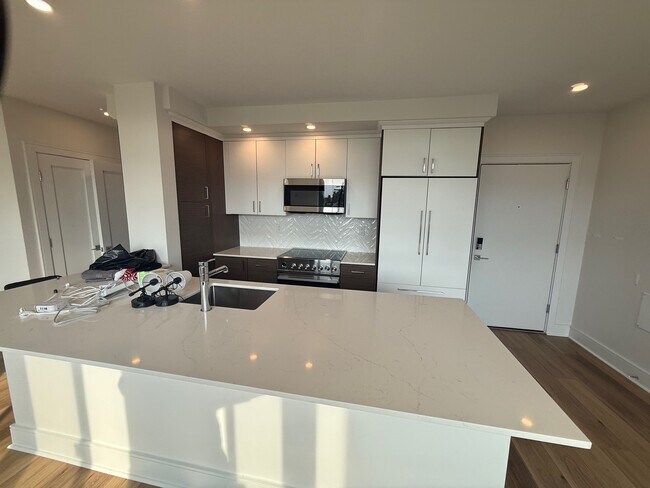 Building Photo - 1950 Washington St