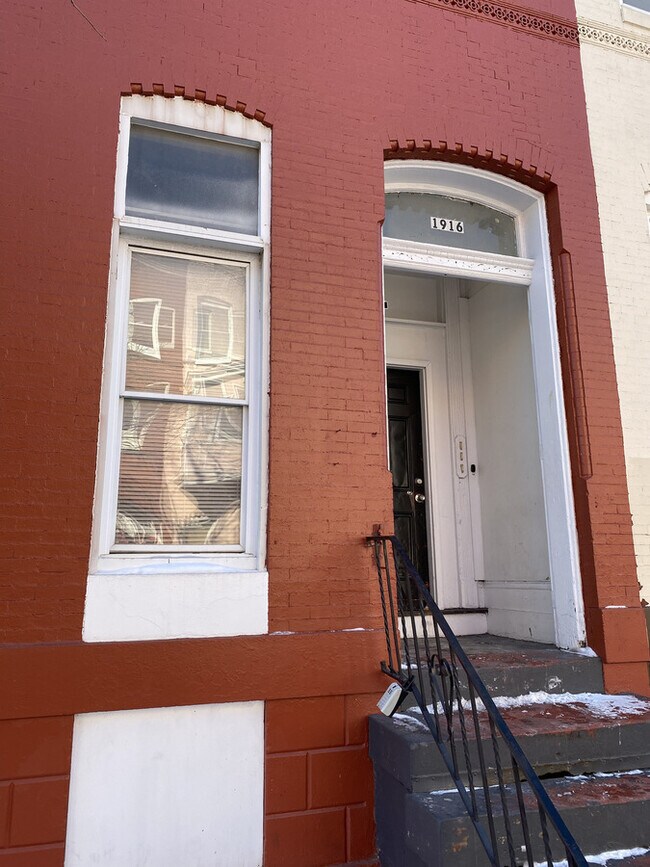 Building Photo - 1916 McCulloh St