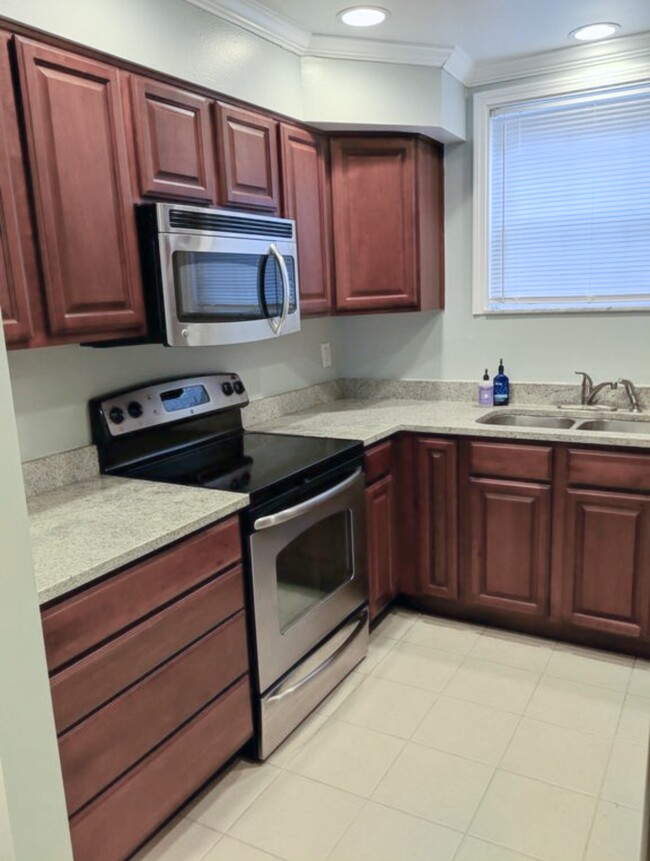 Foto del edificio - 1387 Bluff Ave