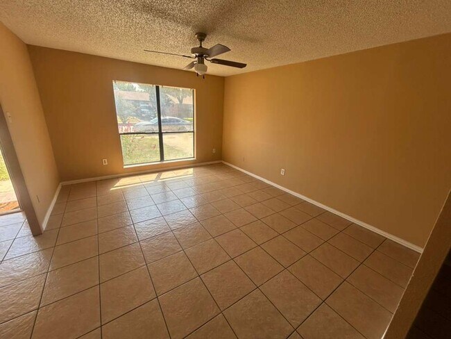 Building Photo - Location....Location....Location....Vouchers Accepted.....