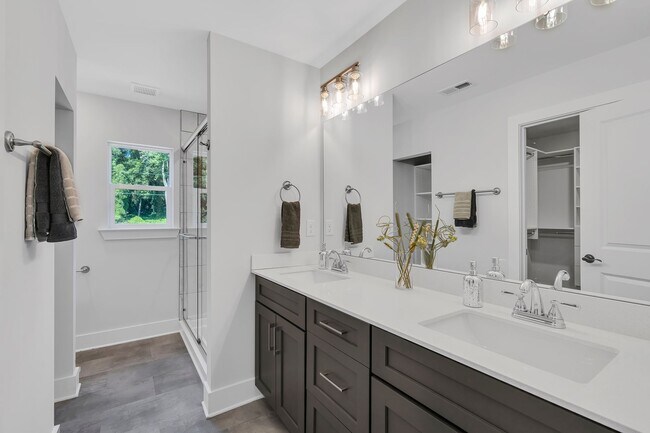Building Photo - Beautiful 3 Bedroom Home in Greenville