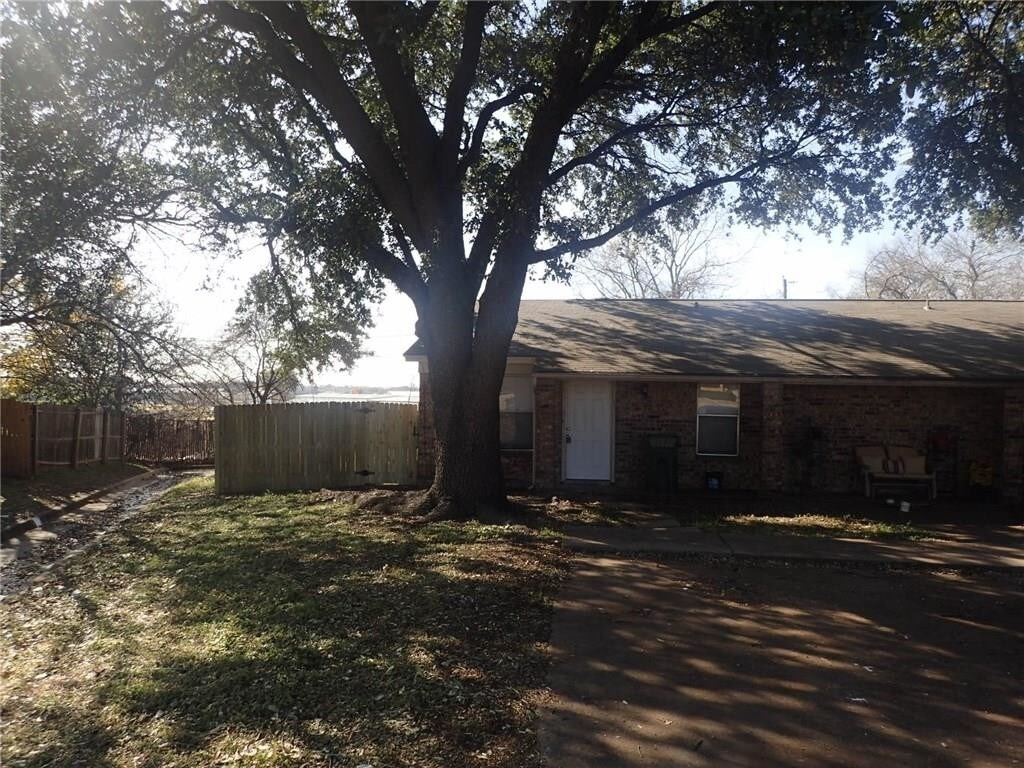 Primary Photo - 2036 Oakwood Ct