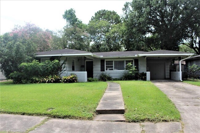 Building Photo - 3515 Broadmead Dr