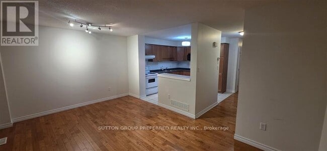 Photo du bâtiment - 1059 Whetherfield St