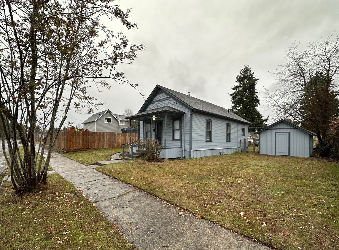 1115 W Pear St, Centralia, WA 98531 House Rental in Centralia, WA