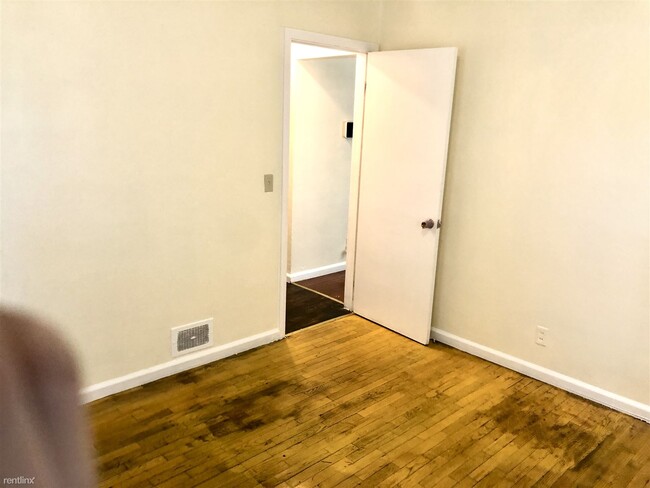 2 br, 1 bath House - 513 W Philadelphia Blvd photo'