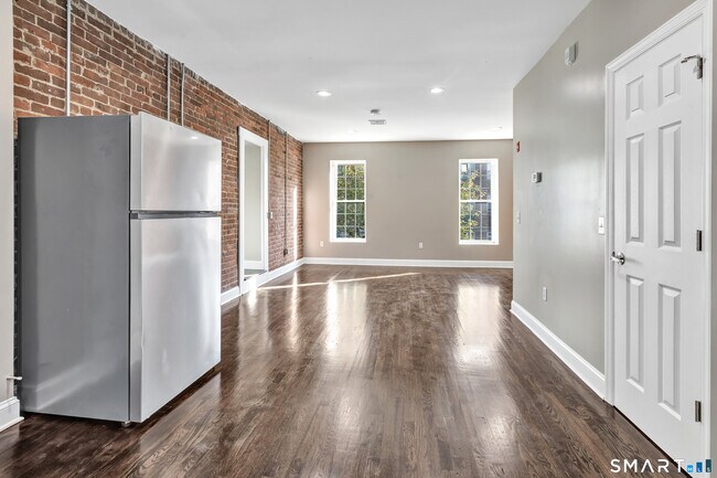 Foto del edificio - 418 Howe Ave