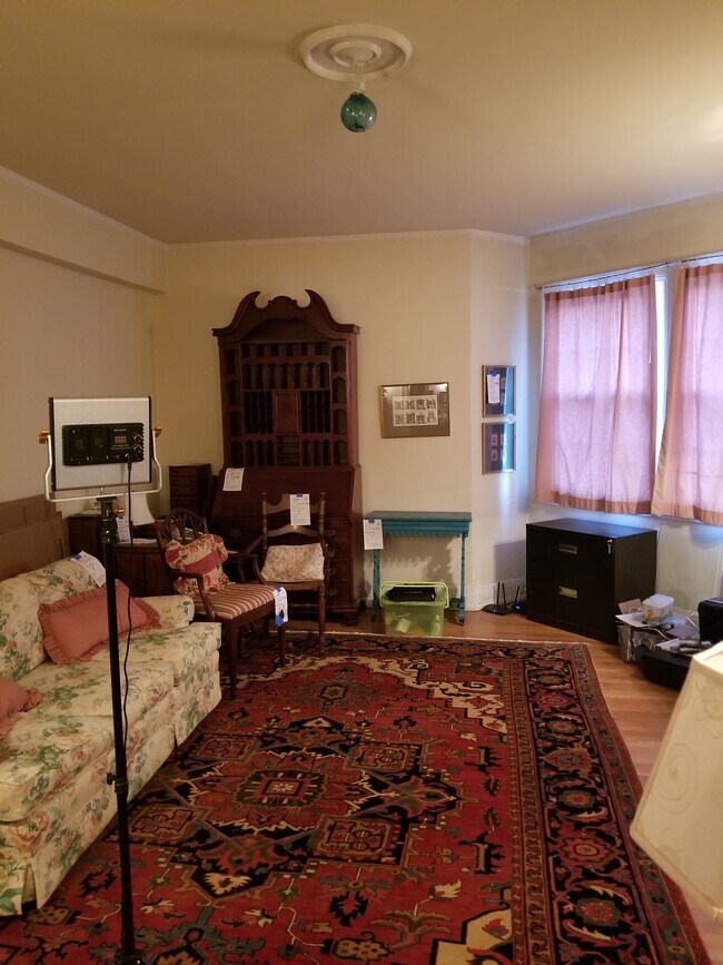 Living Room - 101 W 39th St