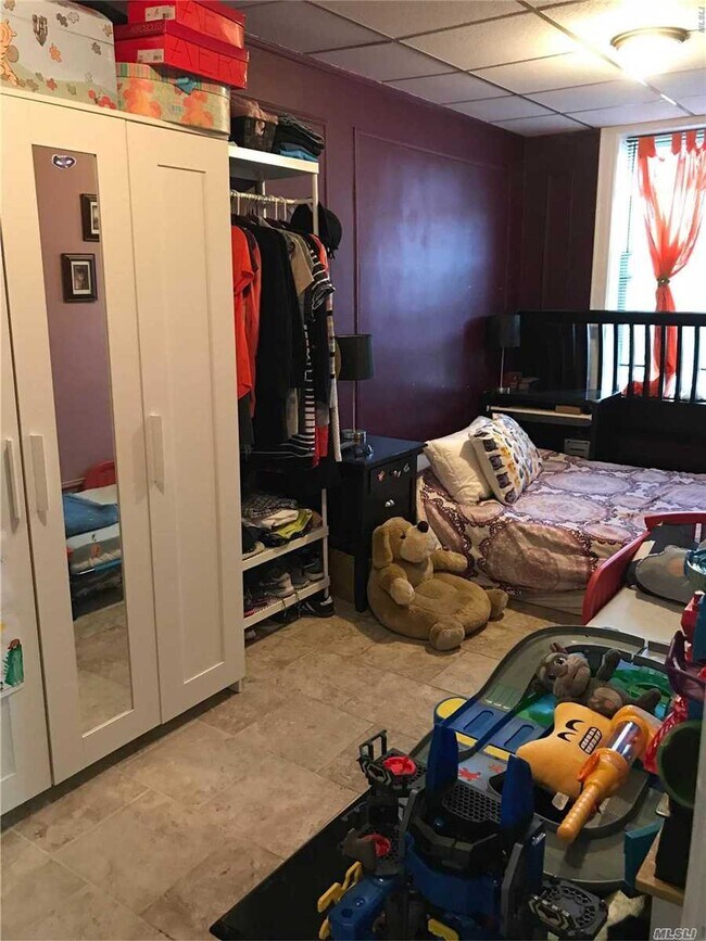 Foto del edificio - 32-64-64 45th St