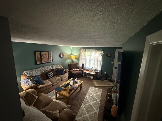 Foto del edificio - 629 Harvest View Ln