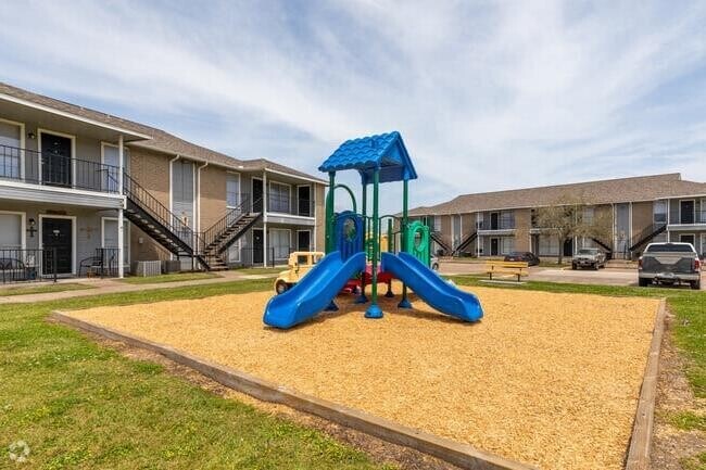 Building Photo - 1010 Magnolia St