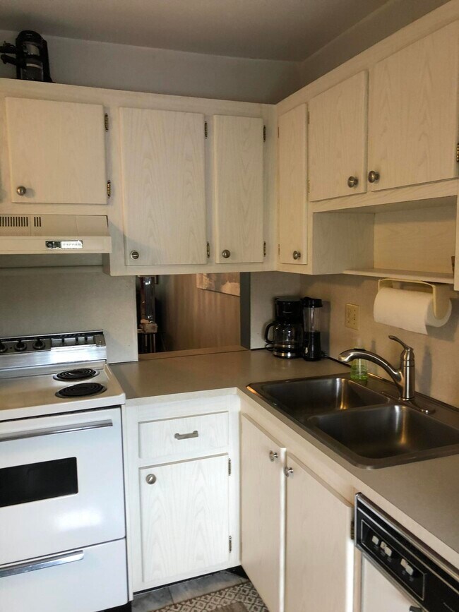 Building Photo - 4110 Tivoli Ct
