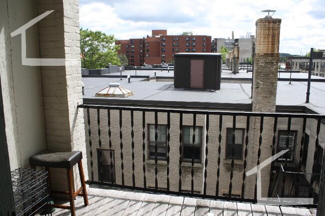 Building Photo - 19 Melvin Ave