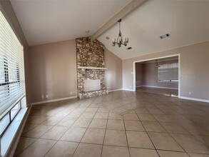 Building Photo - 5850 Dacy Ln