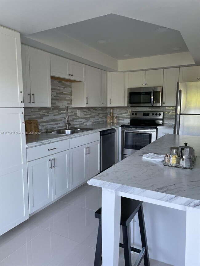 Foto del edificio - 5700 SW 127th Ave