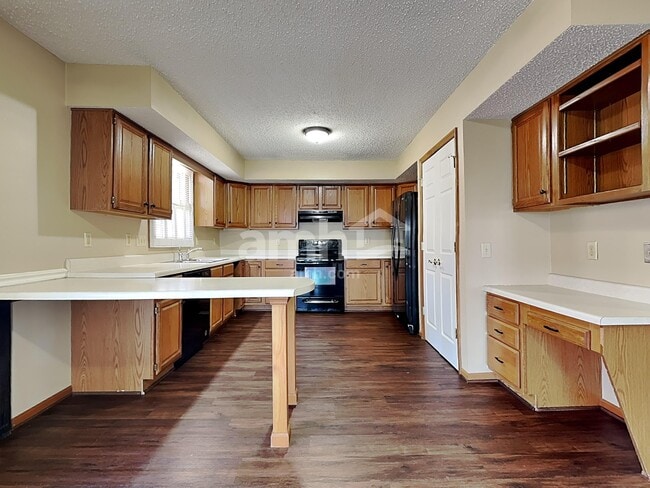 Building Photo - 110 Justin Pl