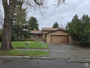 Building Photo - 518 N 17th Ave