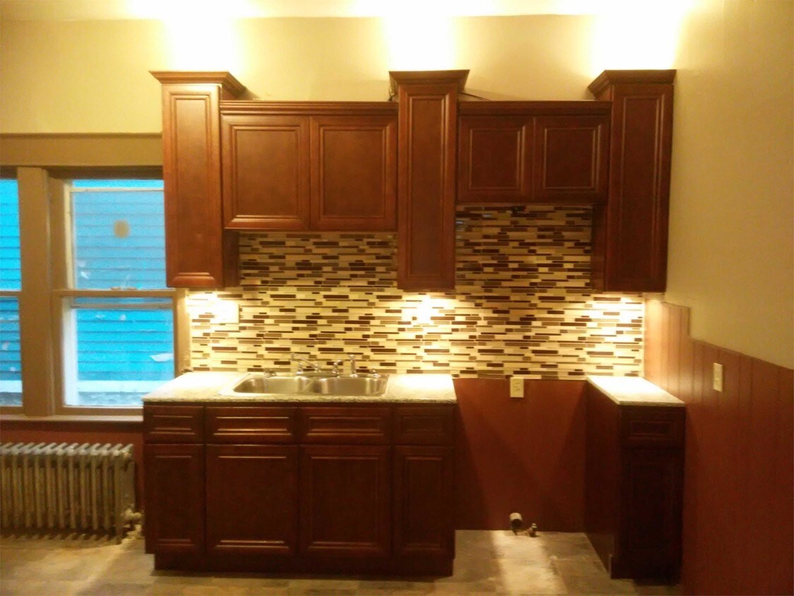 Foto principal - 153 W Delavan Ave