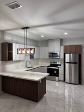 Building Photo - 703 Pedro St