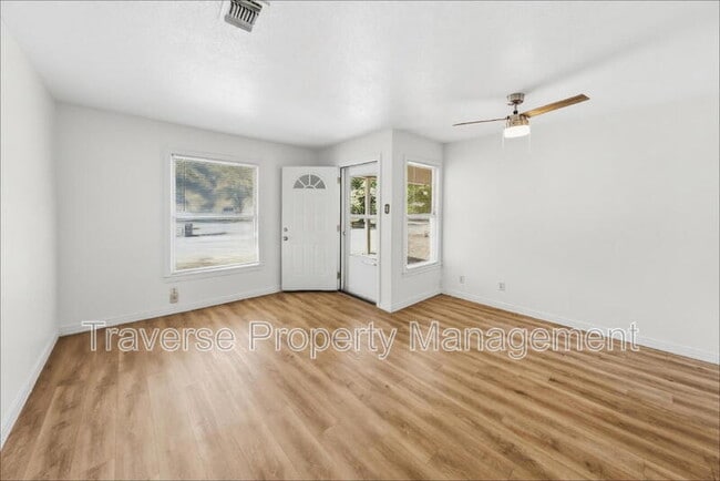 Foto del edificio - 5025 Catalpa St