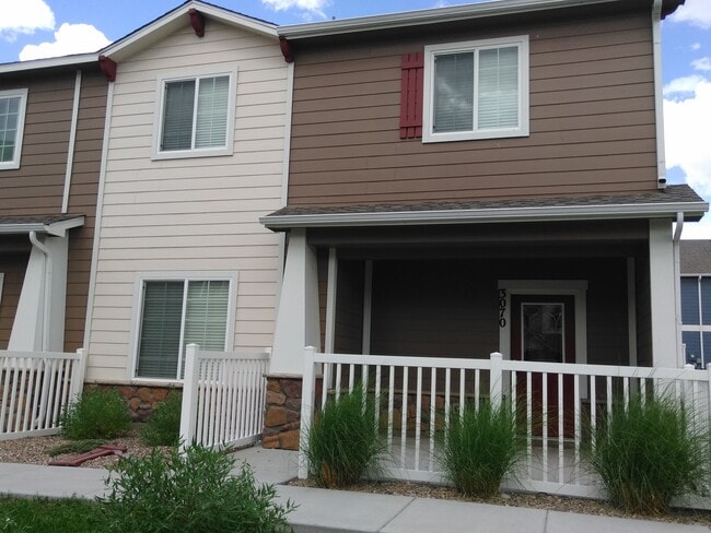 End unit Townhouse - 3070 Harpy Grove