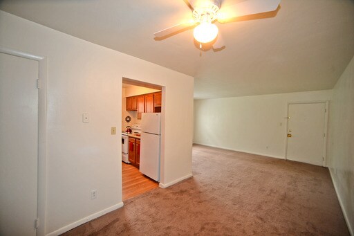 Building Photo - 110 Williamsburg Dr