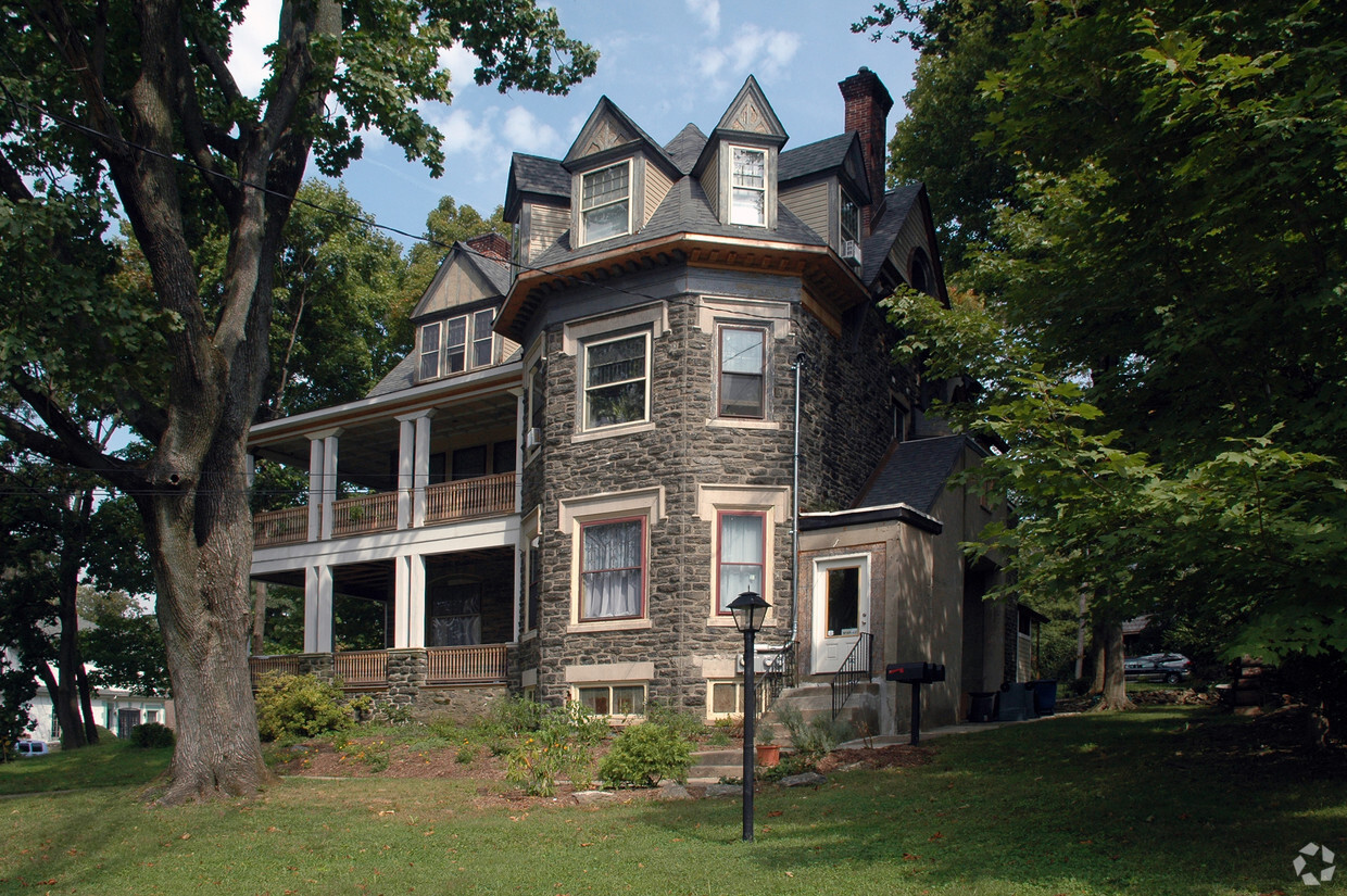 Foto principal - 6141 Wayne Ave