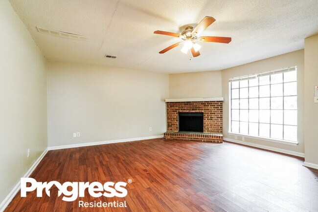 Building Photo - 602 Country Ln Dr